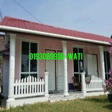 Iz Budget 2 Kampung Kuala Besut Bagian luar foto