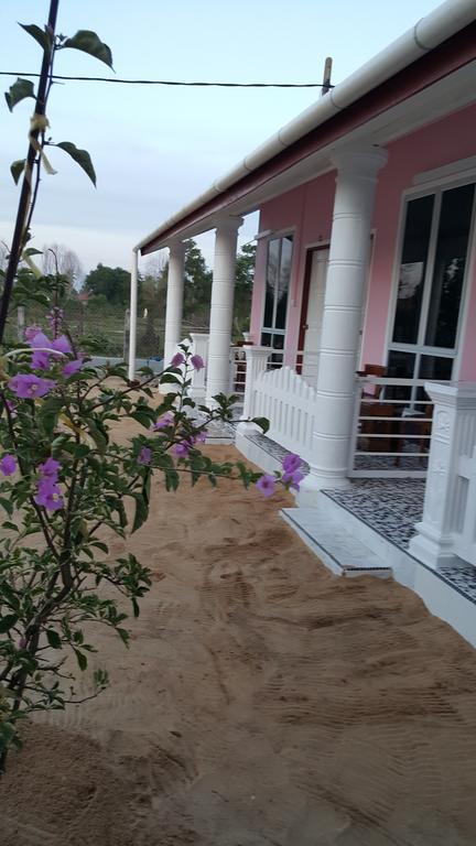 Iz Budget 2 Kampung Kuala Besut Bagian luar foto